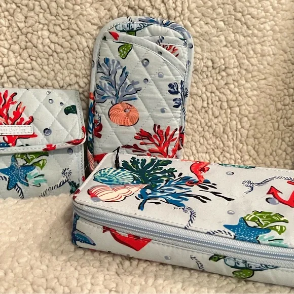 Vera Bradley Accessories - Picture 2 of 16